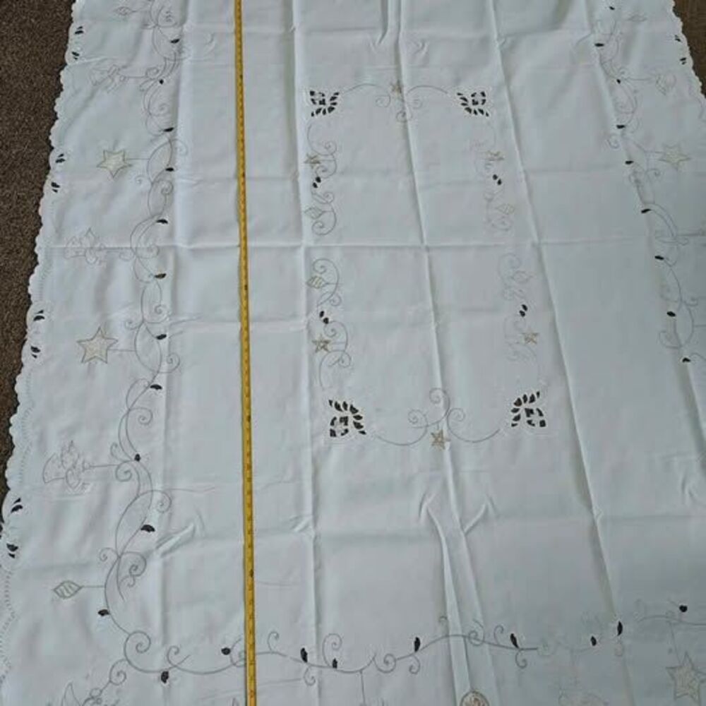 Tablecloth Christmas Large White Embroidered 68’ x 87’ Cutwork Angels & Stars - Picture 2 of 10